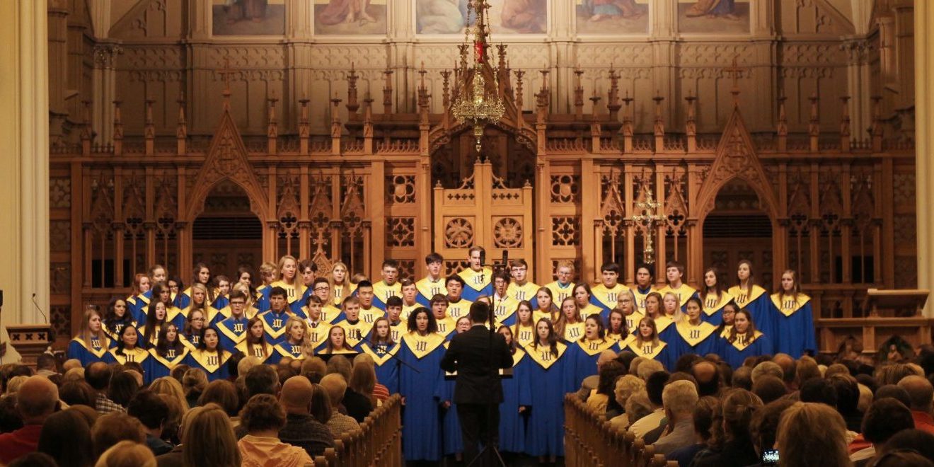 16-17 Wahlert Catholic Performance Choir_3